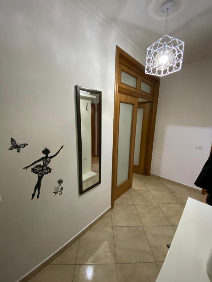 Chlo Apartment 3 Tiranë Ngoại thất bức ảnh