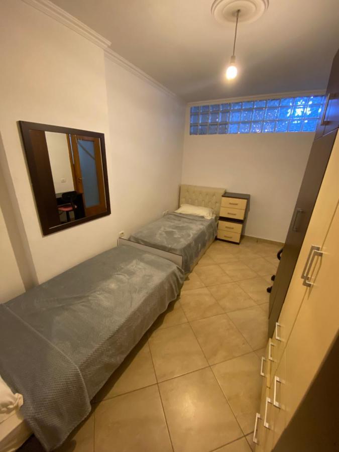 Chlo Apartment 3 Tiranë Ngoại thất bức ảnh